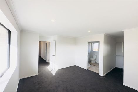 Photo of property in 11 Herridge Street, Woodend, 7691