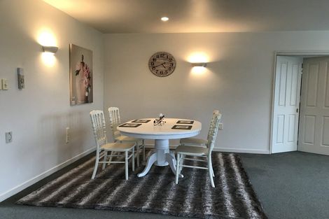 Photo of property in 2/271 Memorial Avenue, Burnside, Christchurch, 8053