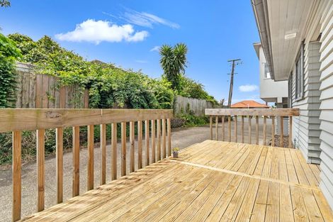 Photo of property in 1/18 Forrest Hill Road, Forrest Hill, Auckland, 0620