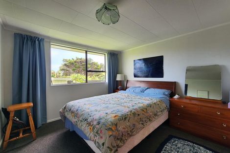 Photo of property in 71 Mcfarlane Street, Oakura, 4314