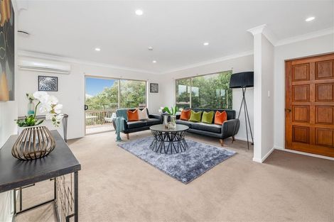 Photo of property in 35e Edmonton Road, Henderson, Auckland, 0612