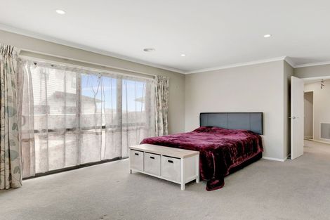 Photo of property in 117 Queen Charlotte Drive, Aotea, Porirua, 5024