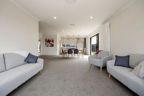 Photo of property in 44 Norfolk Drive, Cambridge, 3434