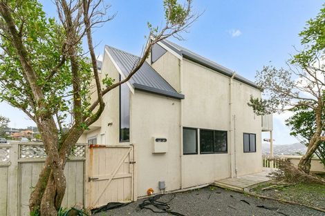 Photo of property in 12 Ashton Fitchett Drive, Brooklyn, Wellington, 6021