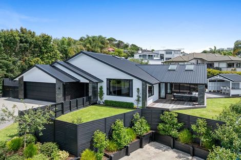 Photo of property in 4 Grovenor Drive, Orewa, 0931