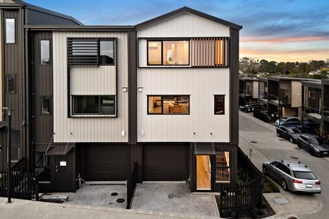 Photo of property in 24 Milenio Crescent, Windsor Park, Auckland, 0632