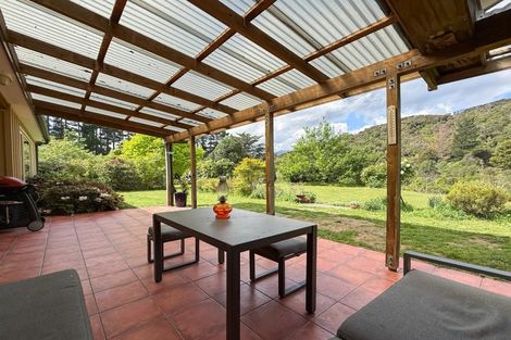 Photo of property in 1789 State Highway 2, Kaitoke, Upper Hutt, 5018