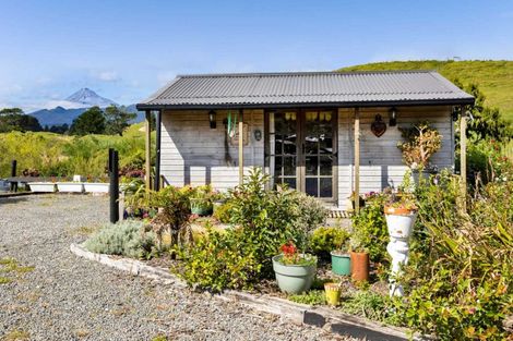 Photo of property in 2 Te Ara Karoiroa Road, 4374