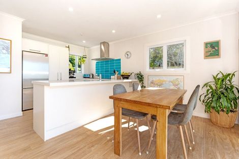 Photo of property in 27 Douglas Street, Okitu, Gisborne, 4010