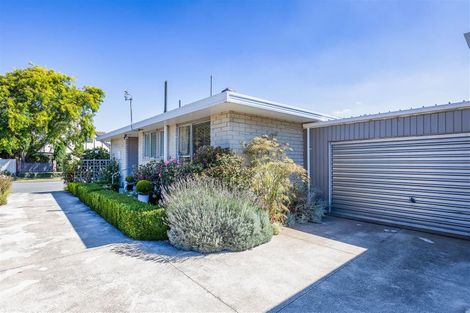 Photo of property in 1/12 Broadfell Avenue, Avonhead, Christchurch, 8042