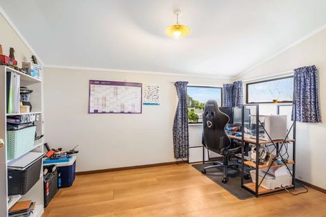 Photo of property in 8 Chelwood Street, Takaro, Palmerston North, 4412