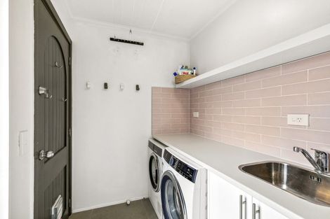 Photo of property in 35 Raumati Terrace, Khandallah, Wellington, 6035