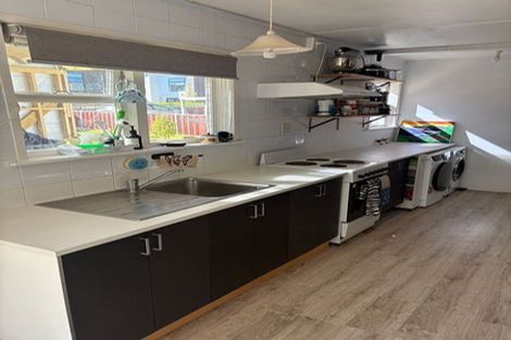 Photo of property in 1/144a Mcleod Road, Te Atatu South, Auckland, 0610