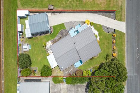 Photo of property in 124 Mckellar Place, Whangamata, 3620