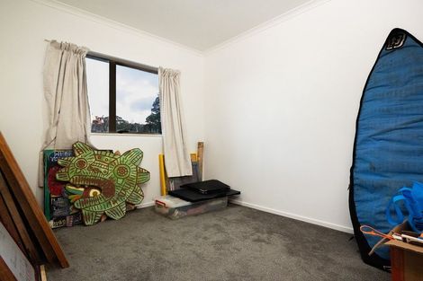 Photo of property in 25 Loughanure Place, Massey, Auckland, 0614