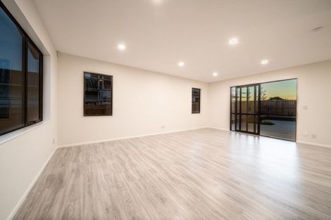 Photo of property in 11 Huahua Crescent, Papakura, 2110