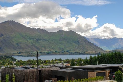 Photo of property in 16 Akitu Rise, Wanaka, 9305
