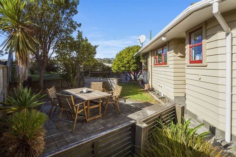 Photo of property in 1 Angell Street, Johnsonville, Wellington, 6037