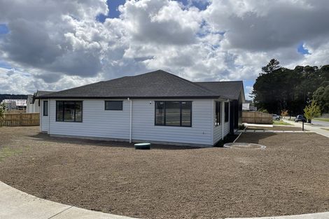 Photo of property in 83 Nobilo Road, Kumeu, 0810