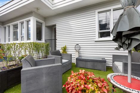 Photo of property in 5 Rainsford Street, Moturoa, New Plymouth, 4310