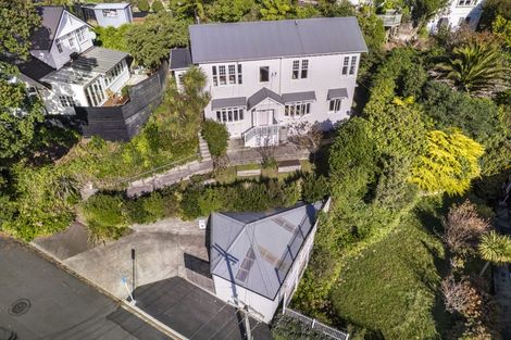 Photo of property in 74 Glen Road, Kelburn, Wellington, 6012