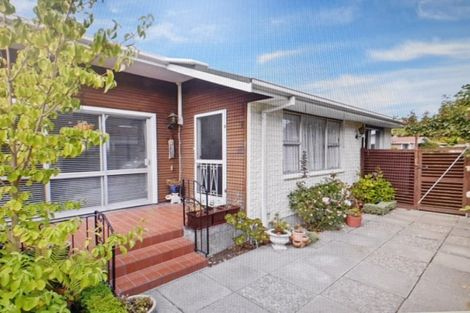 Photo of property in 18 Powell Crescent, Ilam, Christchurch, 8041