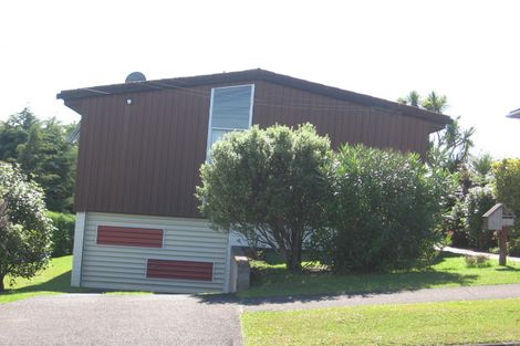 Photo of property in 43 Savoy Road, Glen Eden, Auckland, 0602