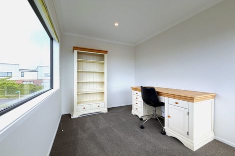 Photo of property in 63 Te Oneroa Way, Long Bay, Auckland, 0630