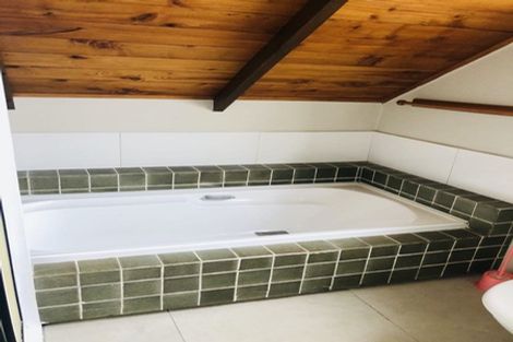Photo of property in 26 Richards Avenue, Forrest Hill, Auckland, 0620
