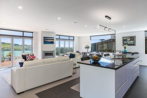 Photo of property in 10 Hanmer Cove, Aotea, Porirua, 5024