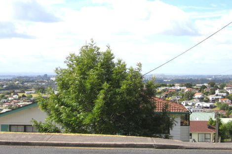 Photo of property in 1/103 Sunset Road, Totara Vale, Auckland, 0632