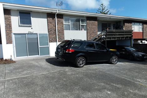Photo of property in 4210a/2 Great North Road, Glendene, Auckland, 0602