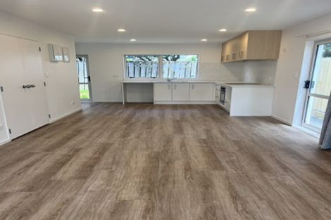 Photo of property in 7 Sheralee Place, Bucklands Beach, Auckland, 2014