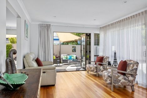 Photo of property in 9 Marie Avenue, Red Beach, 0932
