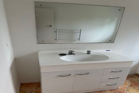 Photo of property in 155 Glenfield Road, Hillcrest, Auckland, 0626
