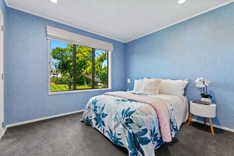 Photo of property in 24 Majesty Place, Half Moon Bay, Auckland, 2012