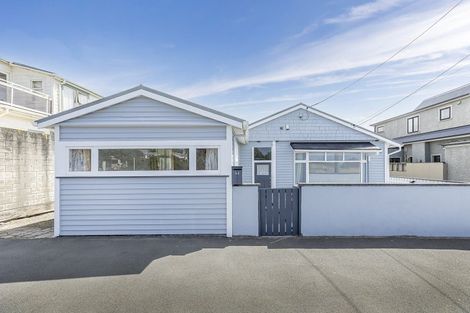 Photo of property in 22 Reef Street, Island Bay, Wellington, 6023