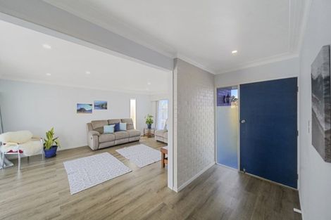 Photo of property in 141 Gossamer Drive, Pakuranga Heights, Auckland, 2010
