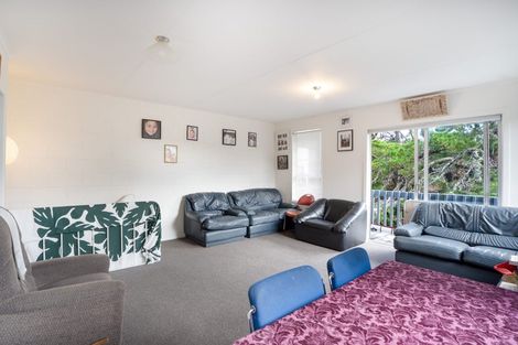 Photo of property in 6 Cyril Way, Paparangi, Wellington, 6037