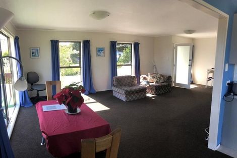 Photo of property in 1/12 Glenvar Road, Torbay, Auckland, 0630