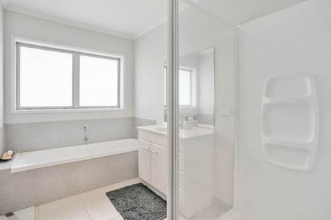 Photo of property in 16 Moira Drive, Tuakau, 2121