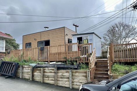 Photo of property in 1/174 Lake Road, Northcote, Auckland, 0627