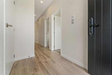 Photo of property in 40 Whakairo Crescent, Gulf Harbour, 0930