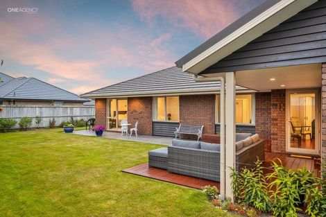 Photo of property in 8 Amy Place, Rangiora, 7400