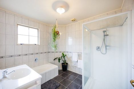 Photo of property in 27 Leander Place, Milson, Palmerston North, 4414