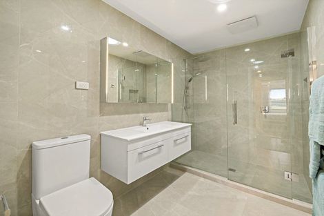 Photo of property in 15 Moki Place, Long Bay, Auckland, 0630