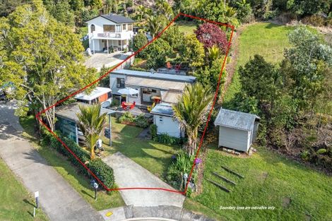 Photo of property in 121 Waireka Place, Whangamata, 3620