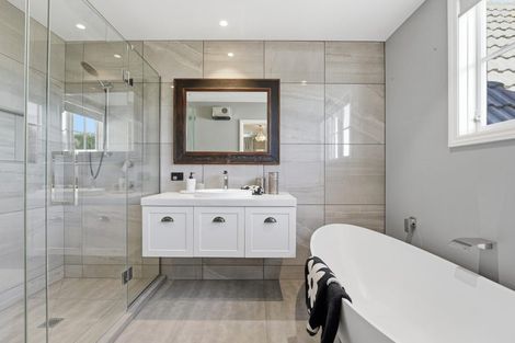 Photo of property in 96 Glandovey Road, Fendalton, Christchurch, 8052