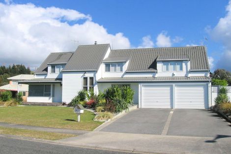 Photo of property in 106 Moana Anu Anu Avenue, Whangamata, 3620