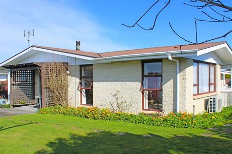 Photo of property in 39 Lowes Place, Solway, Masterton, 5810